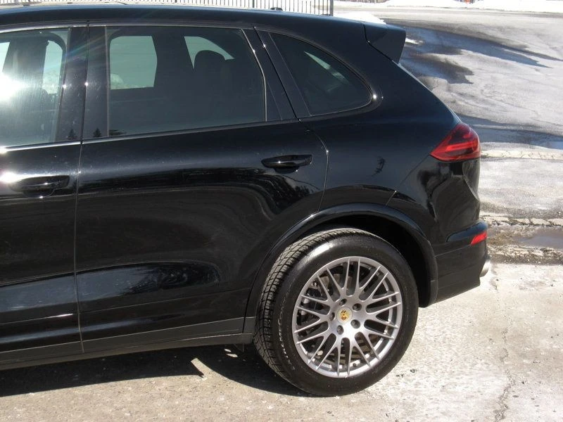 2017 Porsche 958 Cayenne - Image 8 of 12