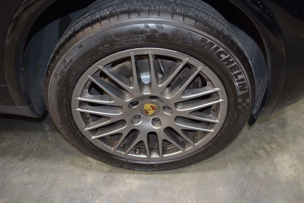 2017 Porsche 958 Cayenne - Image 10 of 31