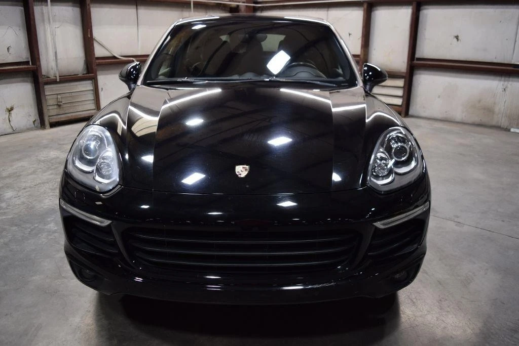 2017 Porsche 958 Cayenne - Image 2 of 31