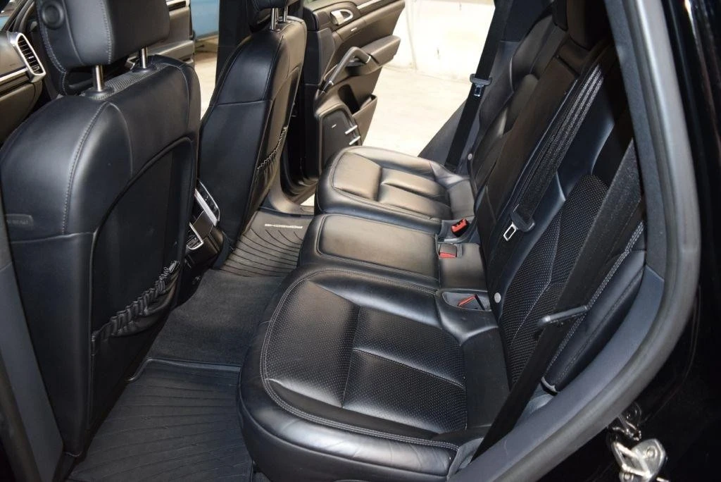 2017 Porsche 958 Cayenne - Image 17 of 31