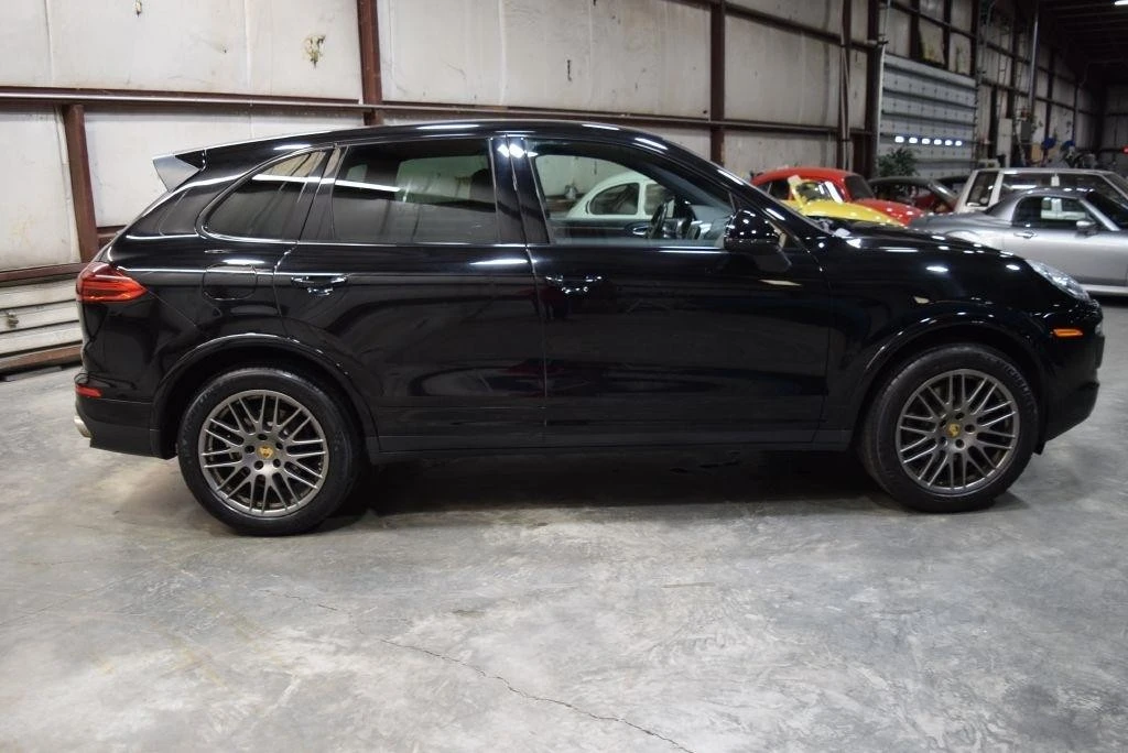 2017 Porsche 958 Cayenne - Image 9 of 31