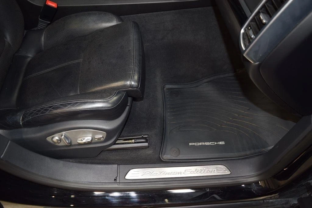 2017 Porsche 958 Cayenne - Image 23 of 31