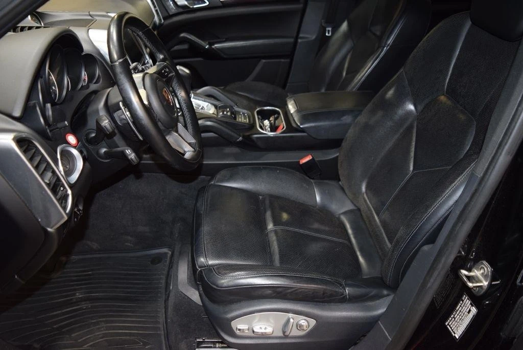 2017 Porsche 958 Cayenne - Image 26 of 31