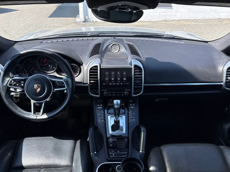 2017 Porsche 958 Cayenne - Image 11 of 17