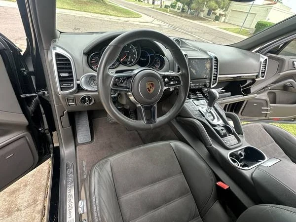 2017 Porsche 958 Cayenne - Image 6 of 12