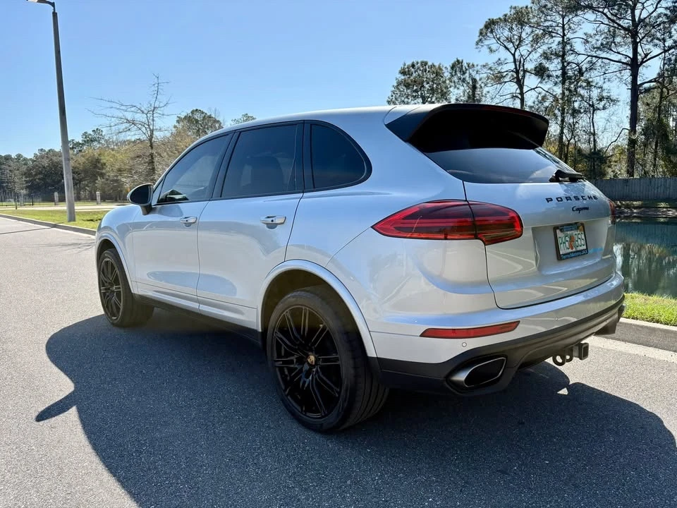 2017 Porsche 958 Cayenne - Image 8 of 20