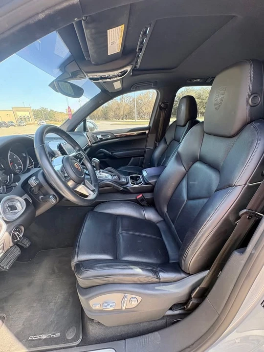 2017 Porsche 958 Cayenne - Image 13 of 20