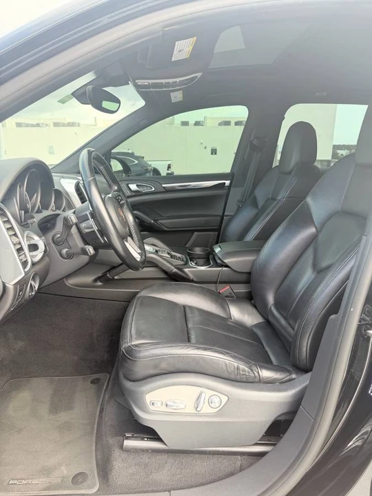2017 Porsche 958 Cayenne - Image 12 of 16