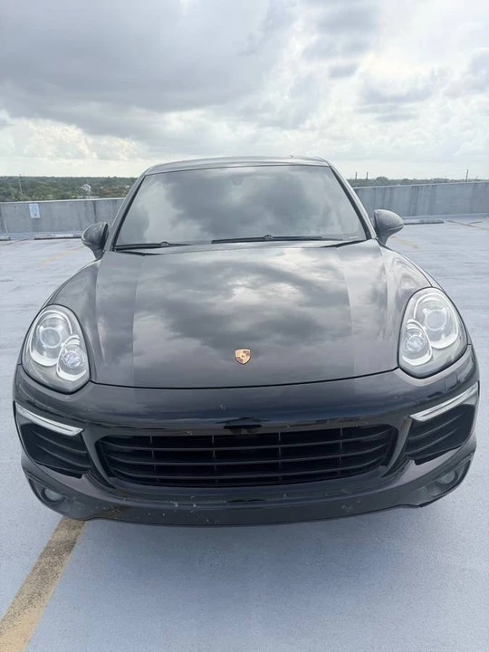 2017 Porsche 958 Cayenne - Image 2 of 16