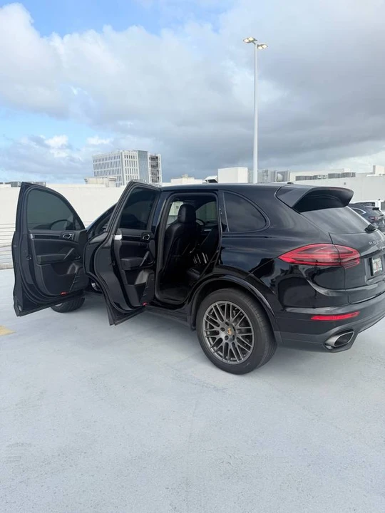 2017 Porsche 958 Cayenne - Image 6 of 16