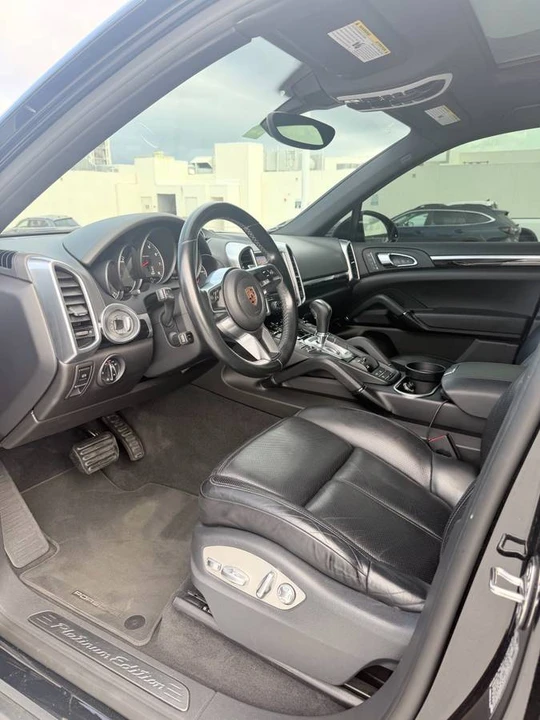 2017 Porsche 958 Cayenne - Image 13 of 16