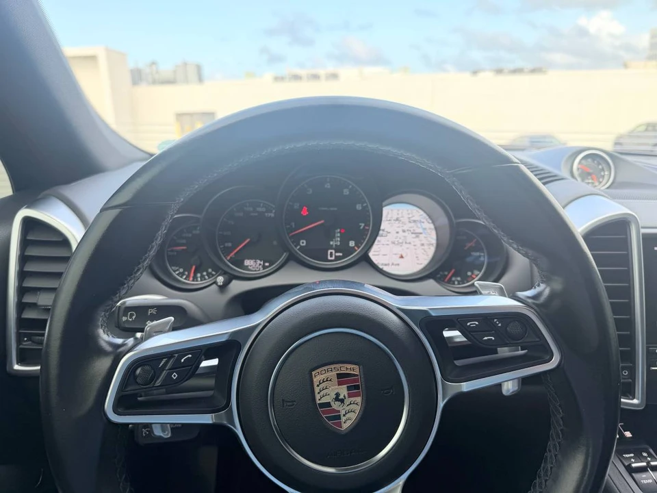 2017 Porsche 958 Cayenne - Image 8 of 16