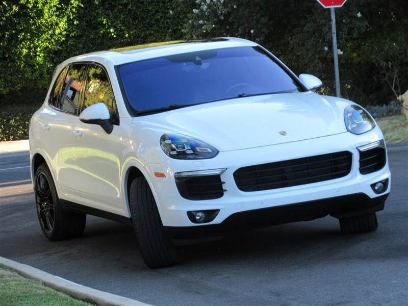 2017 Porsche 958 Cayenne - Image 2 of 20