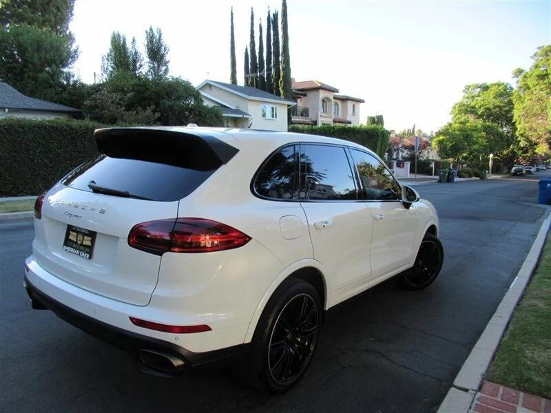 2017 Porsche 958 Cayenne - Image 8 of 20