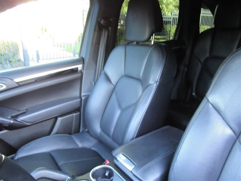 2017 Porsche 958 Cayenne - Image 17 of 18