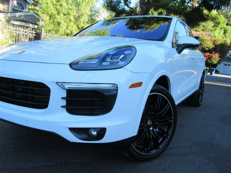2017 Porsche 958 Cayenne - Image 11 of 18