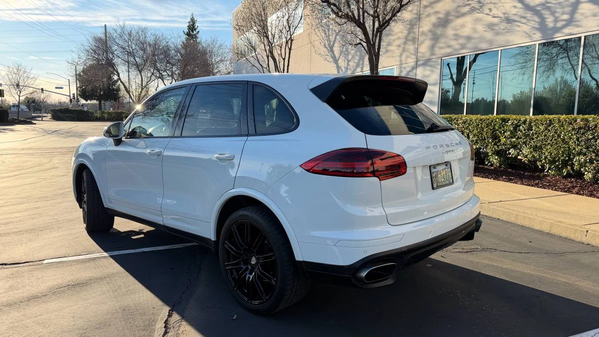 2017 Porsche 958 Cayenne - Image 2 of 16