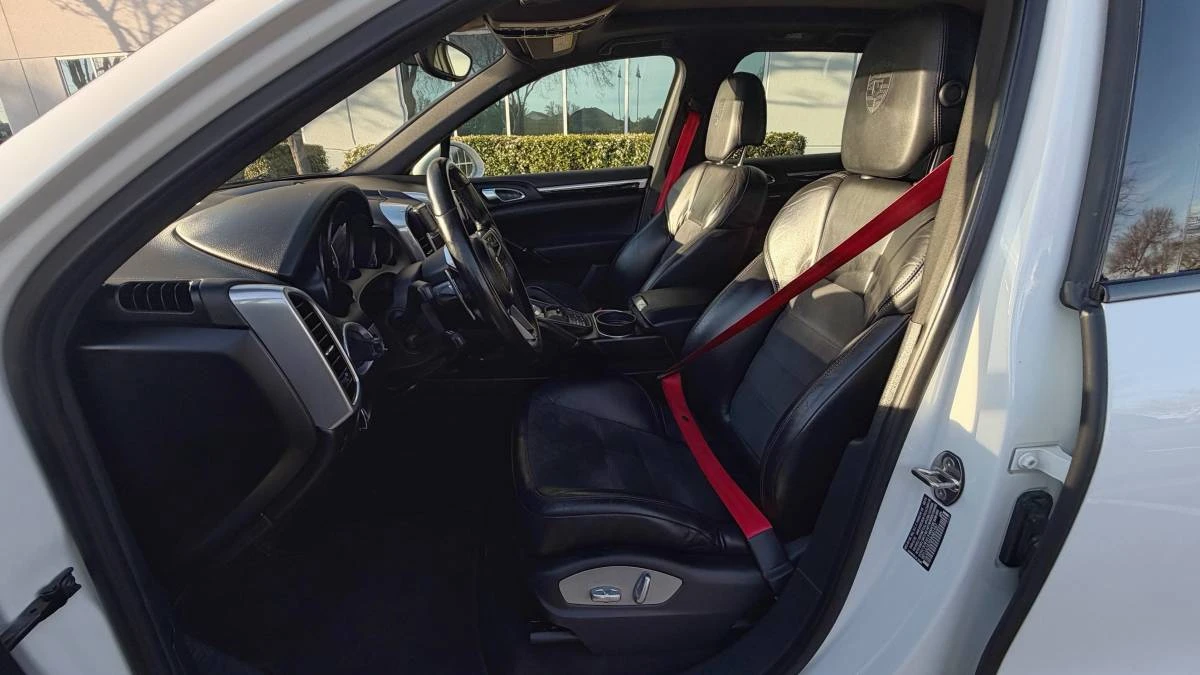 2017 Porsche 958 Cayenne - Image 8 of 16