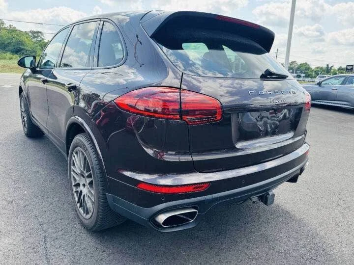 2017 Porsche 958 Cayenne - Image 3 of 7