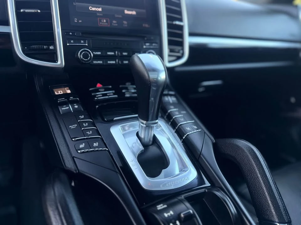 2017 Porsche 958 Cayenne - Image 13 of 17
