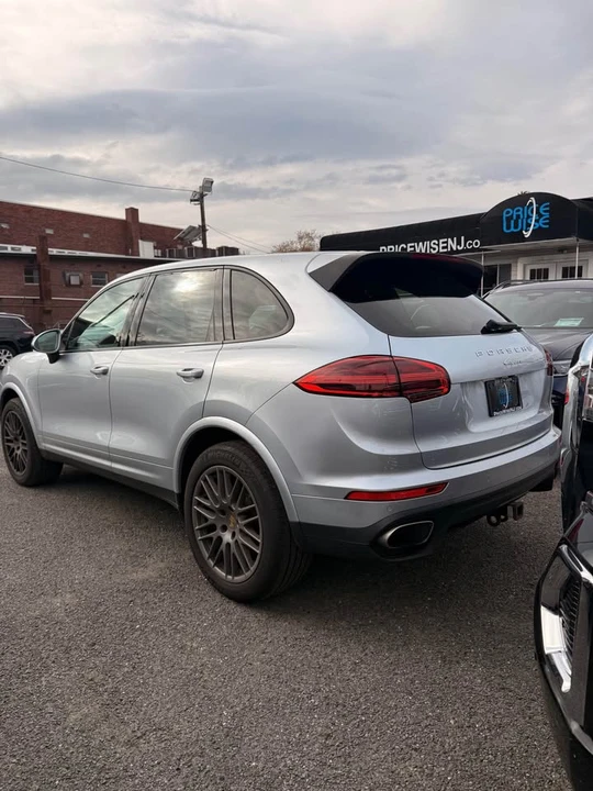 2017 Porsche 958 Cayenne - Image 2 of 2
