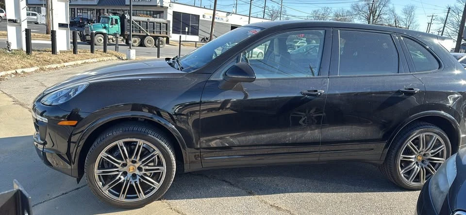2017 Porsche 958 Cayenne - Image 3 of 18