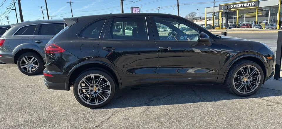 2017 Porsche 958 Cayenne - Image 7 of 18