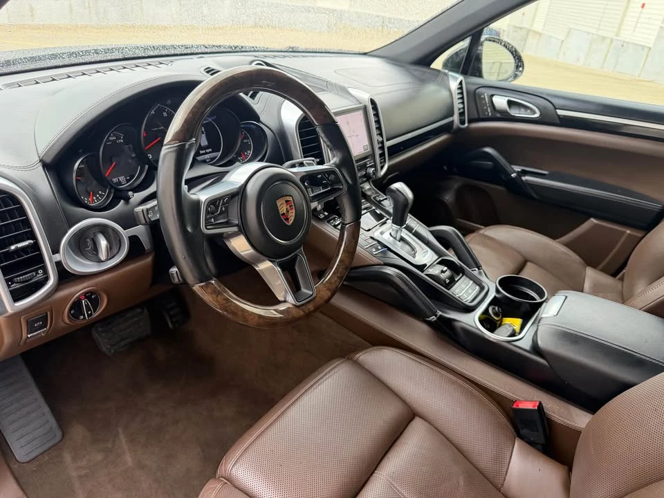 2017 Porsche 958 Cayenne - Image 8 of 20
