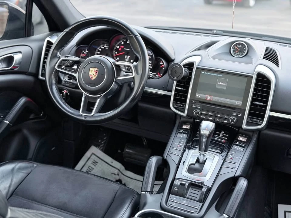 2017 Porsche 958 Cayenne - Image 13 of 20
