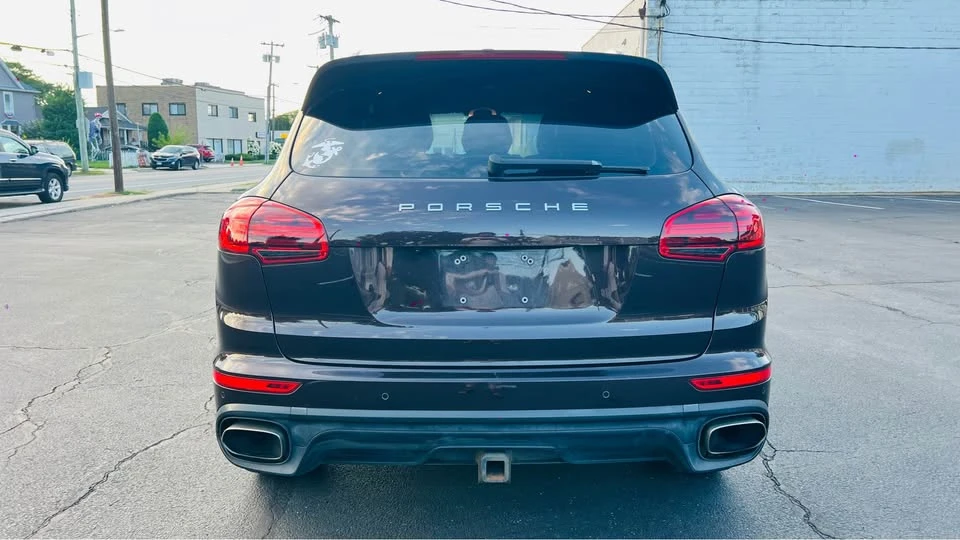 2017 Porsche 958 Cayenne - Image 16 of 20