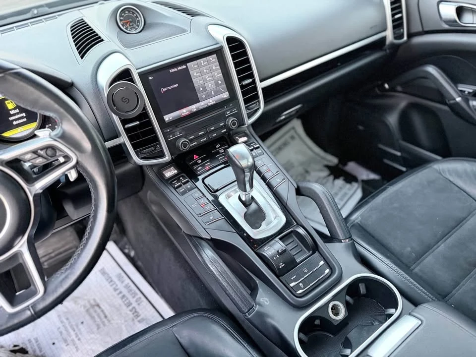 2017 Porsche 958 Cayenne - Image 9 of 20