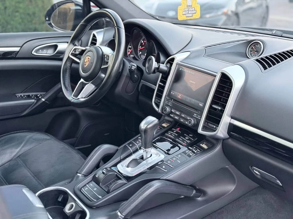 2017 Porsche 958 Cayenne - Image 14 of 20