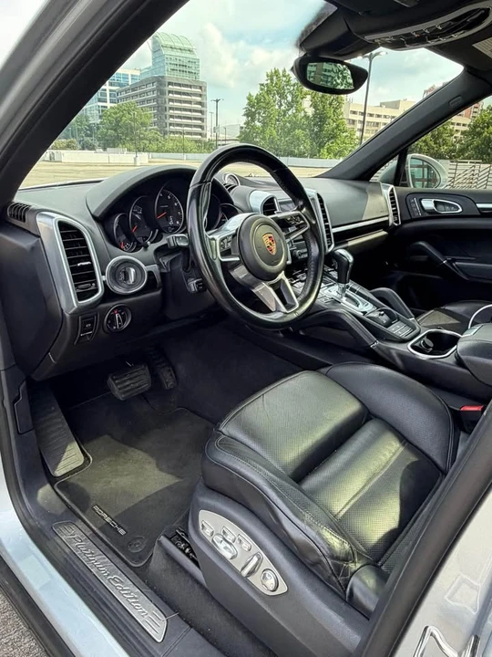 2017 Porsche 958 Cayenne - Image 7 of 14