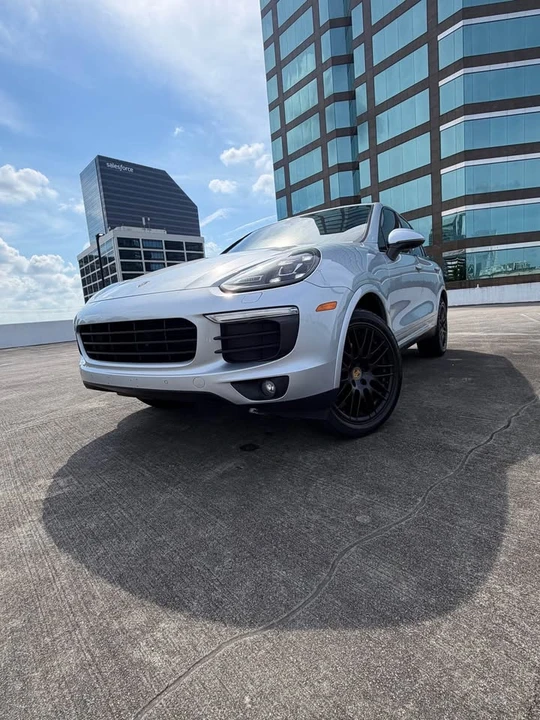2017 Porsche 958 Cayenne - Image 11 of 14