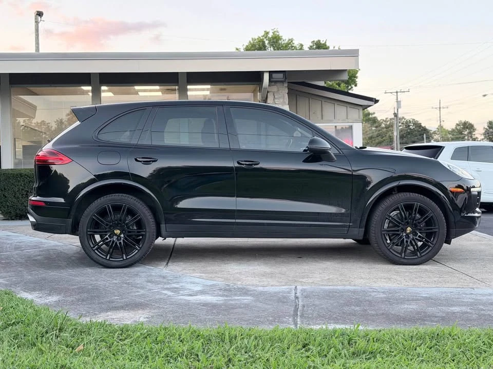 2017 Porsche 958 Cayenne - Image 6 of 20