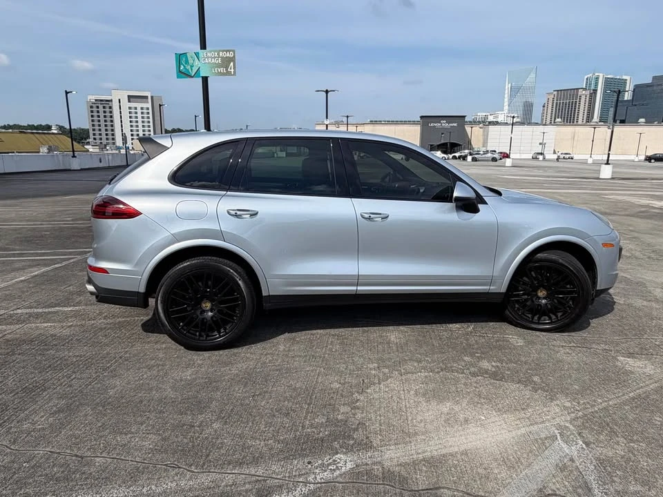2017 Porsche 958 Cayenne - Image 6 of 14