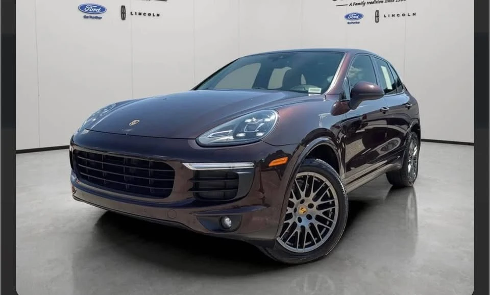 2017 Porsche 958 Cayenne - Image 2 of 4