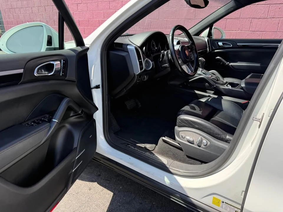 2017 Porsche 958 Cayenne - Image 11 of 19