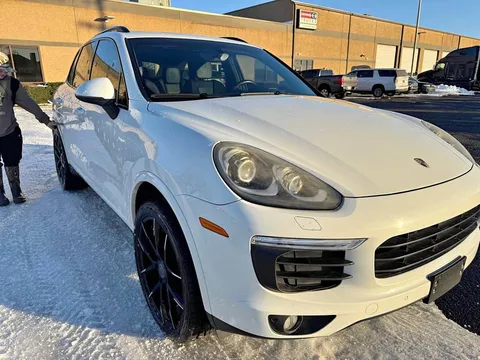 2017 Porsche Cayenne Platinum Edition