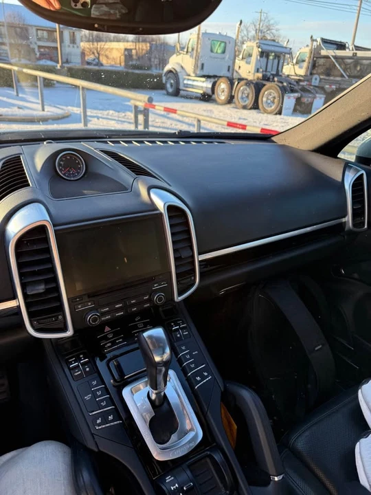 2017 Porsche 958 Cayenne - Image 10 of 11