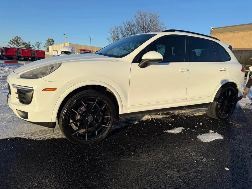 2017 Porsche 958 Cayenne - Image 3 of 11