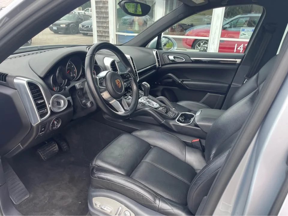 2017 Porsche 958 Cayenne - Image 13 of 17