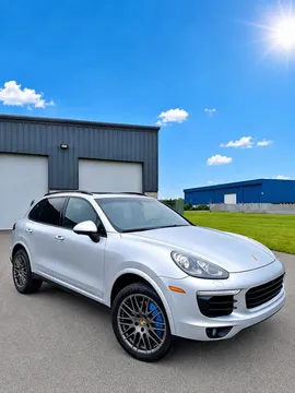 2017 Porsche Cayenne Platinum Edition