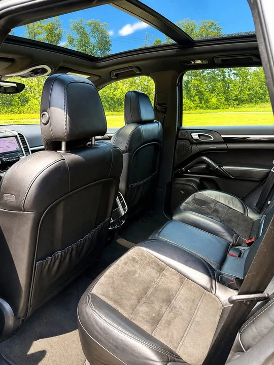 2017 Porsche 958 Cayenne - Image 8 of 14