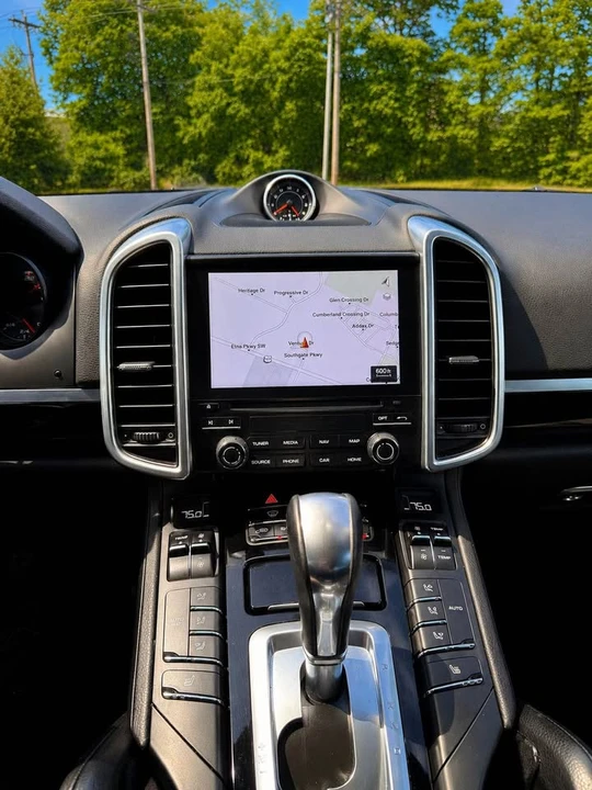 2017 Porsche 958 Cayenne - Image 9 of 14