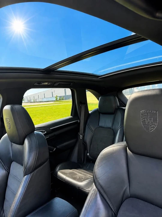 2017 Porsche 958 Cayenne - Image 7 of 14