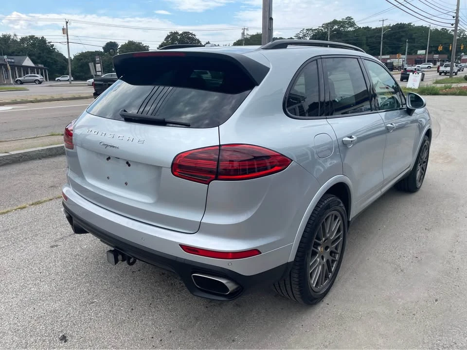 2017 Porsche 958 Cayenne - Image 9 of 17