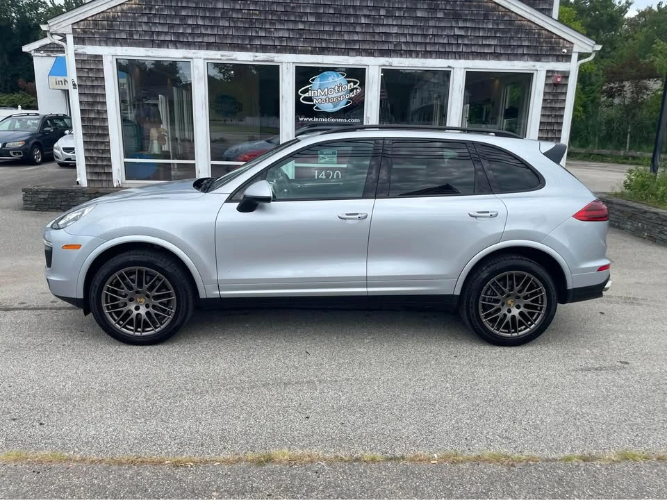 2017 Porsche 958 Cayenne - Image 4 of 17