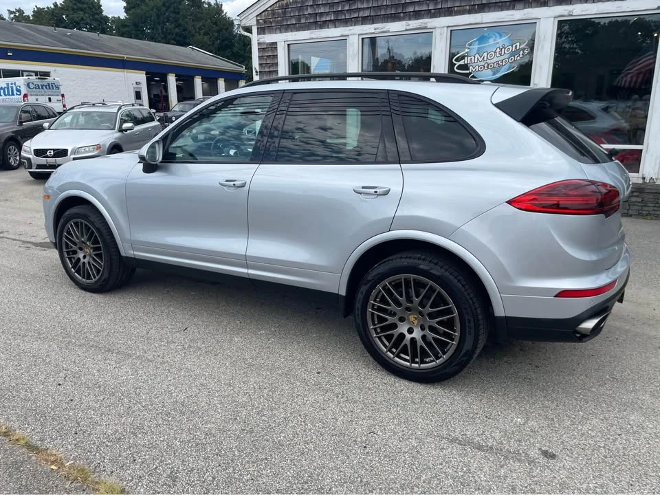 2017 Porsche 958 Cayenne - Image 5 of 17