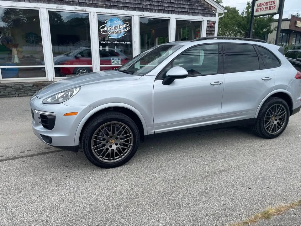 2017 Porsche 958 Cayenne - Image 3 of 17